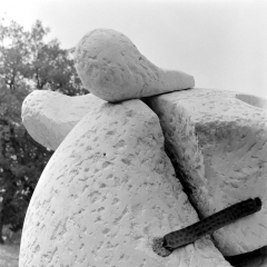 Raoul Goldoni, U dosluhu / Glava bika, 1978. Raoul Goldoni, U dosluhu / Glava bika, 1978.