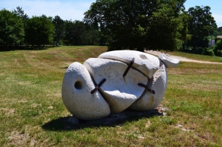 Raoul Goldoni, U dosluhu / Glava bika, 1978. Raoul Goldoni, U dosluhu / Glava bika, 1978.
