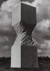 Slavomir Drinković, In between the sky and Earth, 1993 Slavomir Drinković, In between the sky and Earth, 1993