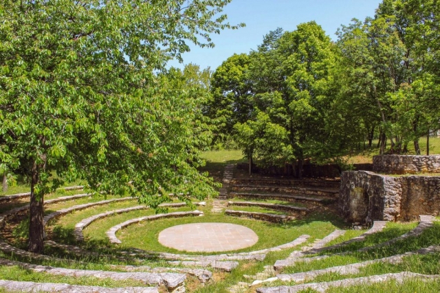 The "Dolac" amphitheater
